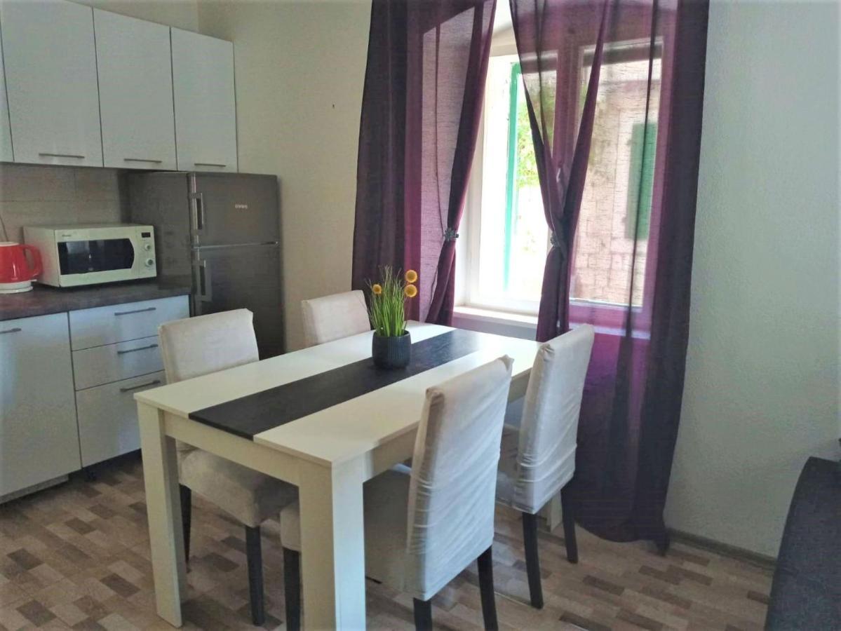 Apartment Karlito Kaštela Eksteriør bilde